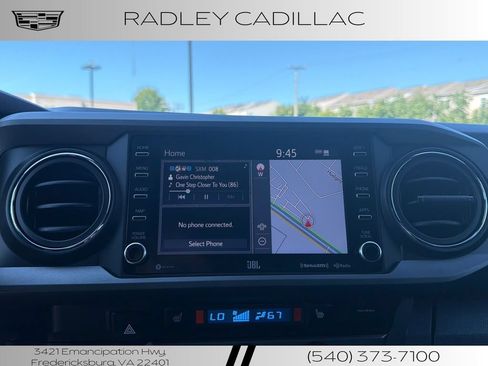 Used 2022 Toyota Tacoma TRD Sport w/ TRD Premium Sport Package AWD/4WD image 7