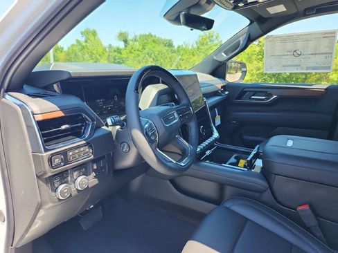 New 2026 GMC Yukon XL Denali w/ Denali Reserve Package AWD/4WD image 13