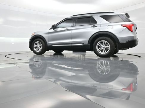 Used 2024 Ford Explorer XLT image 53