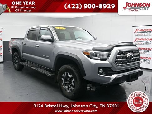 Used 2017 Toyota Tacoma TRD Off-Road w/ Premium & Technology Package AWD/4WD image 1