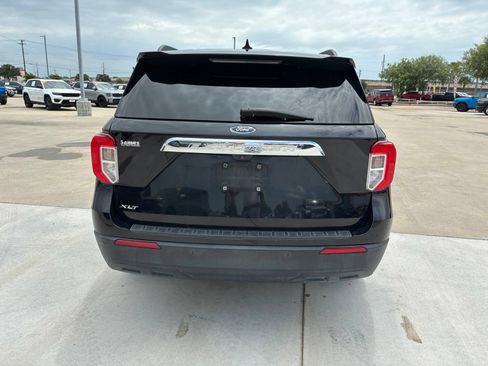 Used 2022 Ford Explorer XLT RWD image 4