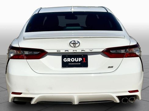 Used 2021 Toyota Camry SE w/ Convenience Package image 5