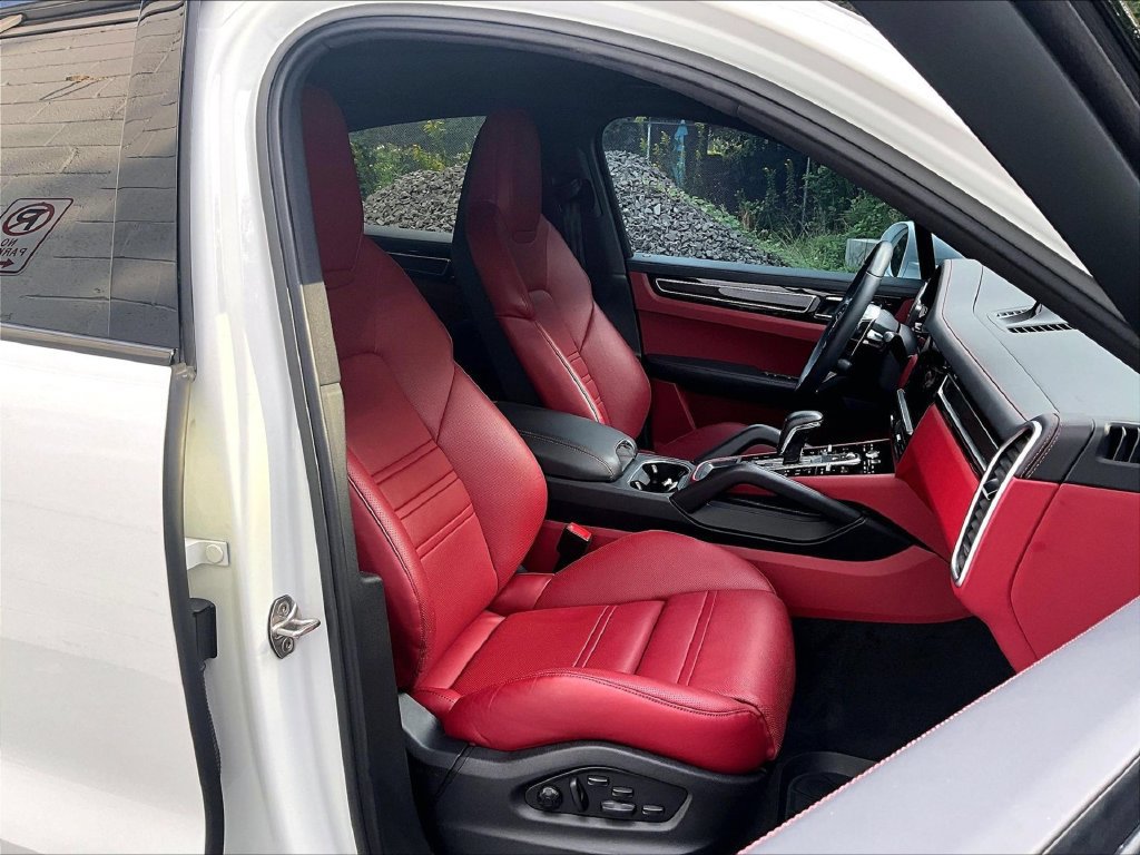 Certified 2023 Porsche Cayenne Coupe AWD/4WD image 12