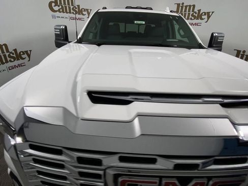 New 2026 GMC Sierra 3500 Denali w/ Denali Reserve Package image 3
