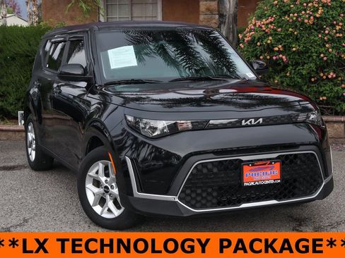 Used 2024 Kia Soul LX w/ Option Group 015 image 2