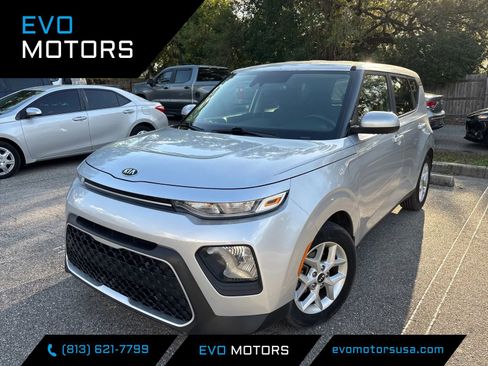 Used 2020 Kia Soul S FWD image 1