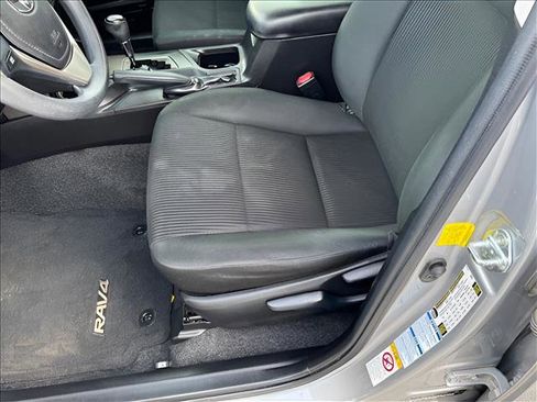 Used 2016 Toyota RAV4 LE image 7