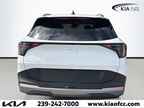New 2026 Kia Sportage EX FWD image 4