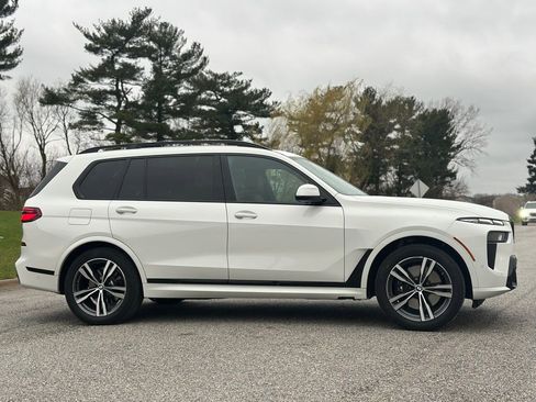 Certified 2025 BMW X7 xDrive40i w/ M Sport Package image 8
