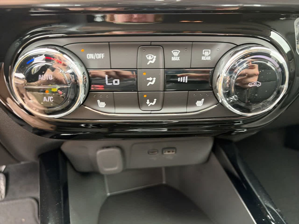 Used 2026 Chevrolet Trax ACTIV w/ Driver Confidence Package FWD image 21