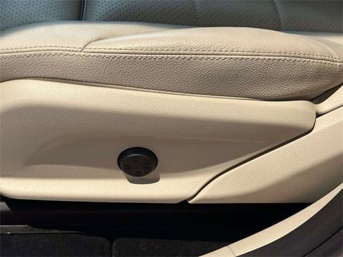 Certified 2022 Mercedes-Benz GLC 300 4MATIC image 11