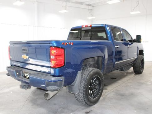Used 2019 Chevrolet Silverado 2500 High Country w/ Duramax Plus Package AWD/4WD image 9