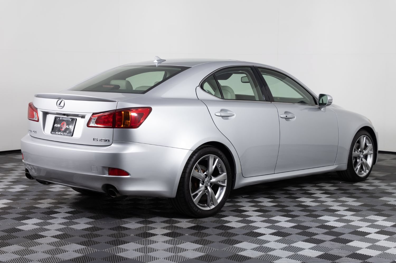 Used 2010 Lexus IS 250 w/ Premium Pkg Value Edition RWD image 8