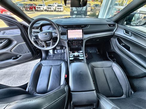 Used 2023 Jeep Grand Cherokee Overland image 22