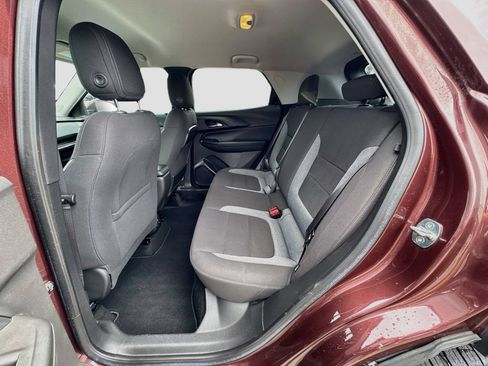 Used 2022 Chevrolet TrailBlazer LT w/ Convenience Package FWD image 23