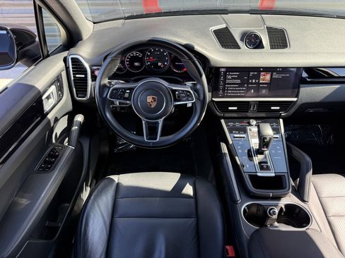 Used 2019 Porsche Cayenne image 16