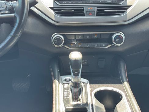 Used 2024 Nissan Altima 2.5 SR FWD image 15