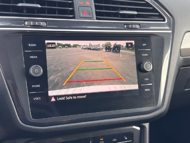 Used 2023 Volkswagen Tiguan SE w/ Panoramic Sunroof Package AWD/4WD image 22