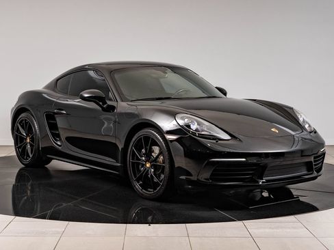 Used 2018 Porsche 718 Cayman RWD image 10
