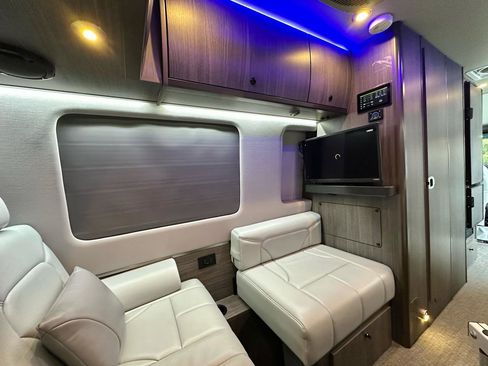 Used 2024 Mercedes-Benz Sprinter 3500 image 38