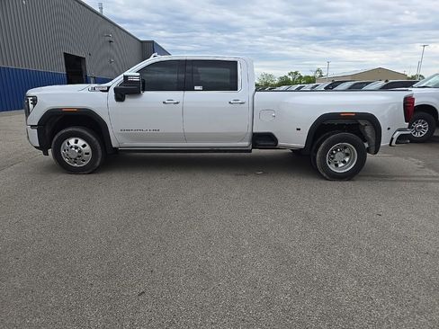 Used 2025 GMC Sierra 3500 Denali w/ Denali Reserve Package AWD/4WD image 3