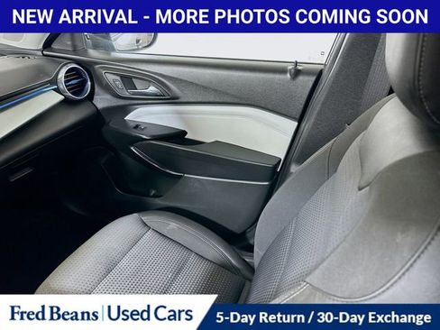 Used 2025 Chevrolet Trax LT w/ Driver Confidence Package FWD image 24