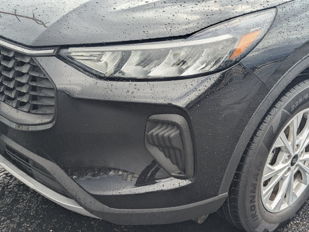 Used 2025 Ford Escape Active AWD/4WD image 12
