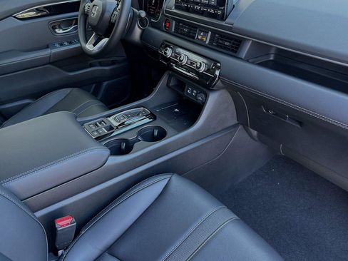 New 2025 Honda Pilot EX-L image 11
