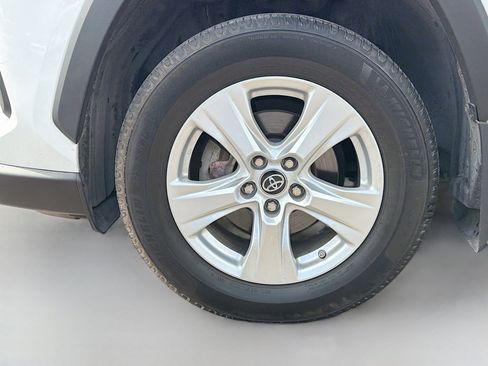 Used 2019 Toyota RAV4 LE image 40