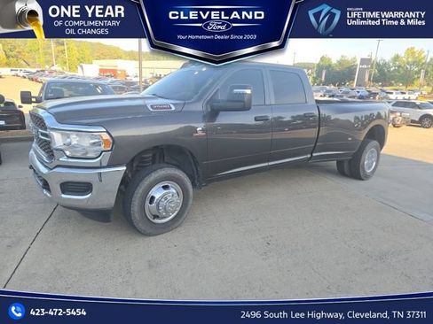 Used 2024 RAM 3500 Tradesman w/ Chrome Appearance Group AWD/4WD image 1