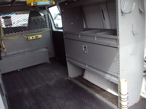 Used 2013 Chevrolet Express 1500 AWD w/ Power Package image 11