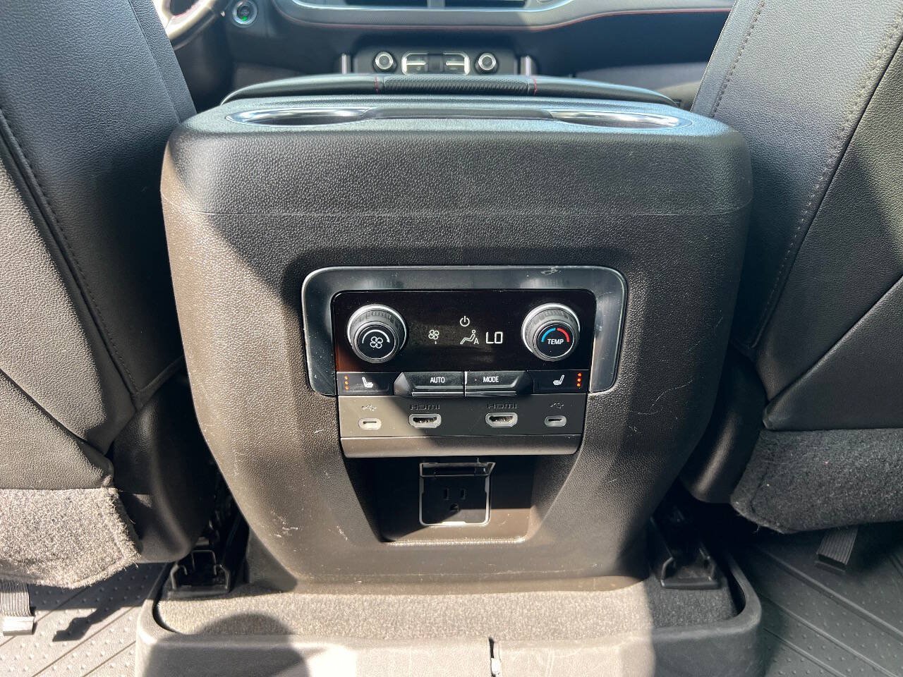 Used 2021 Chevrolet Tahoe RST w/ Luxury Package AWD/4WD image 25