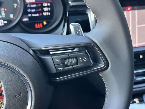 Used 2026 Porsche Macan AWD/4WD image 22