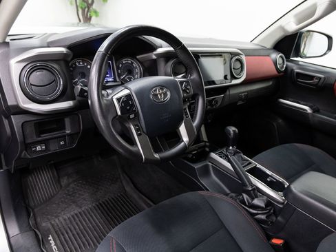 Used 2018 Toyota Tacoma SR5 image 6