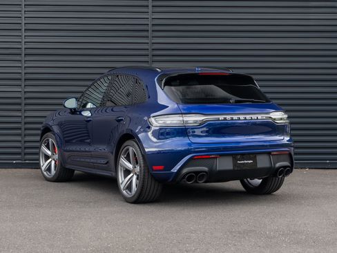Certified 2022 Porsche Macan S AWD/4WD image 3