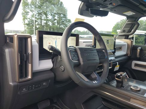 New 2025 GMC Hummer EV 2X image 17