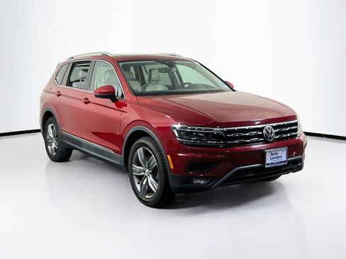 Used 2018 Volkswagen Tiguan SEL Premium w/ 3rd Row Seat Package AWD/4WD image 3