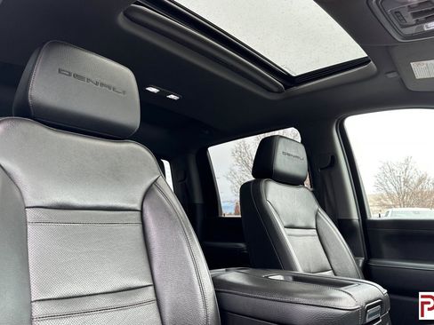 Used 2022 GMC Sierra 3500 Denali image 20