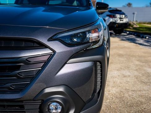 Certified 2025 Subaru Outback Premium image 3