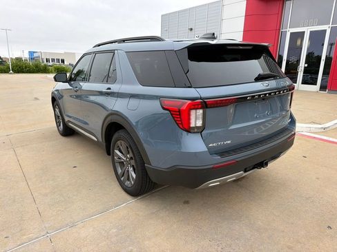 Used 2025 Ford Explorer Active w/ Active Comfort Package AWD/4WD image 3