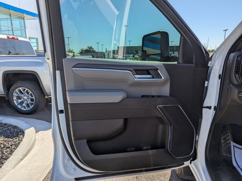 Used 2024 Chevrolet Silverado 1500 RST AWD/4WD image 10