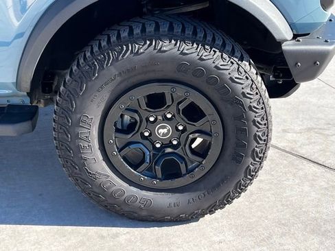 Used 2023 Ford Bronco Wildtrak image 9