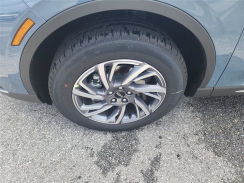 New 2026 Lincoln Corsair Premiere image 9