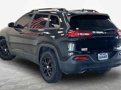 Used 2016 Jeep Cherokee Sport w/ Cold Weather Group AWD/4WD image 4