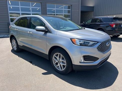 Used 2023 Ford Edge SEL w/ Convenience Package AWD/4WD image 3