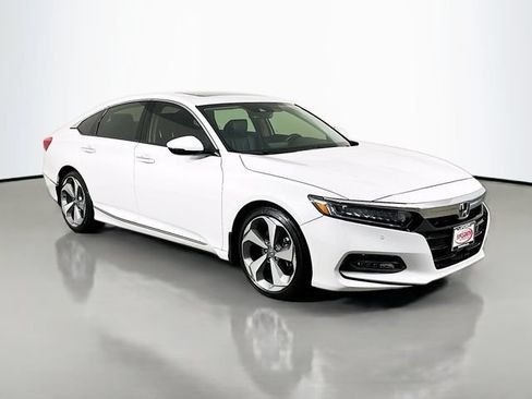Used 2019 Honda Accord Touring image 16