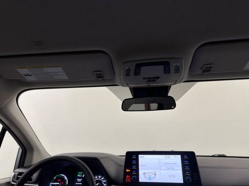 Used 2021 Toyota Sienna LE FWD image 21