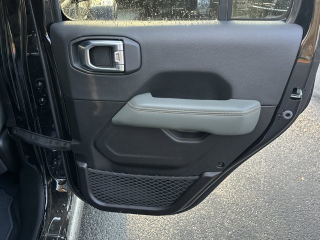 New 2026 Jeep Gladiator Mojave w/ Steel Bumper Group AWD/4WD image 16