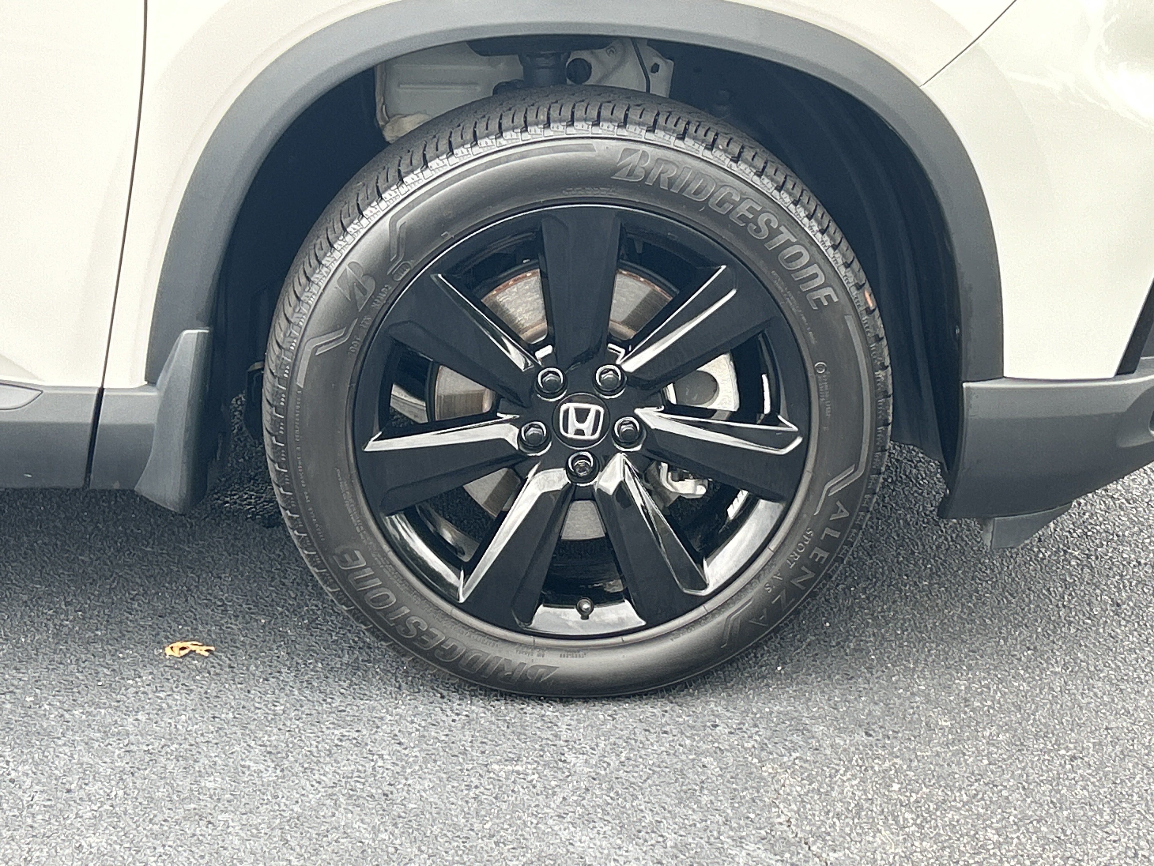 Certified 2025 Honda Pilot Black Edition image 33