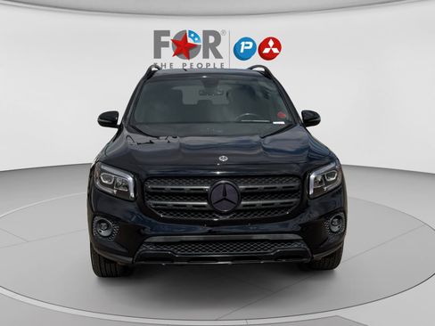 Used 2021 Mercedes-Benz GLB 250 w/ Premium Package image 8